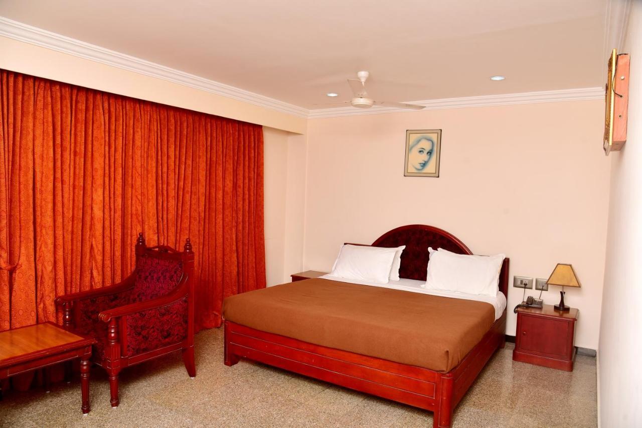 Hotel Kairali Towers Palakkad Exteriér fotografie